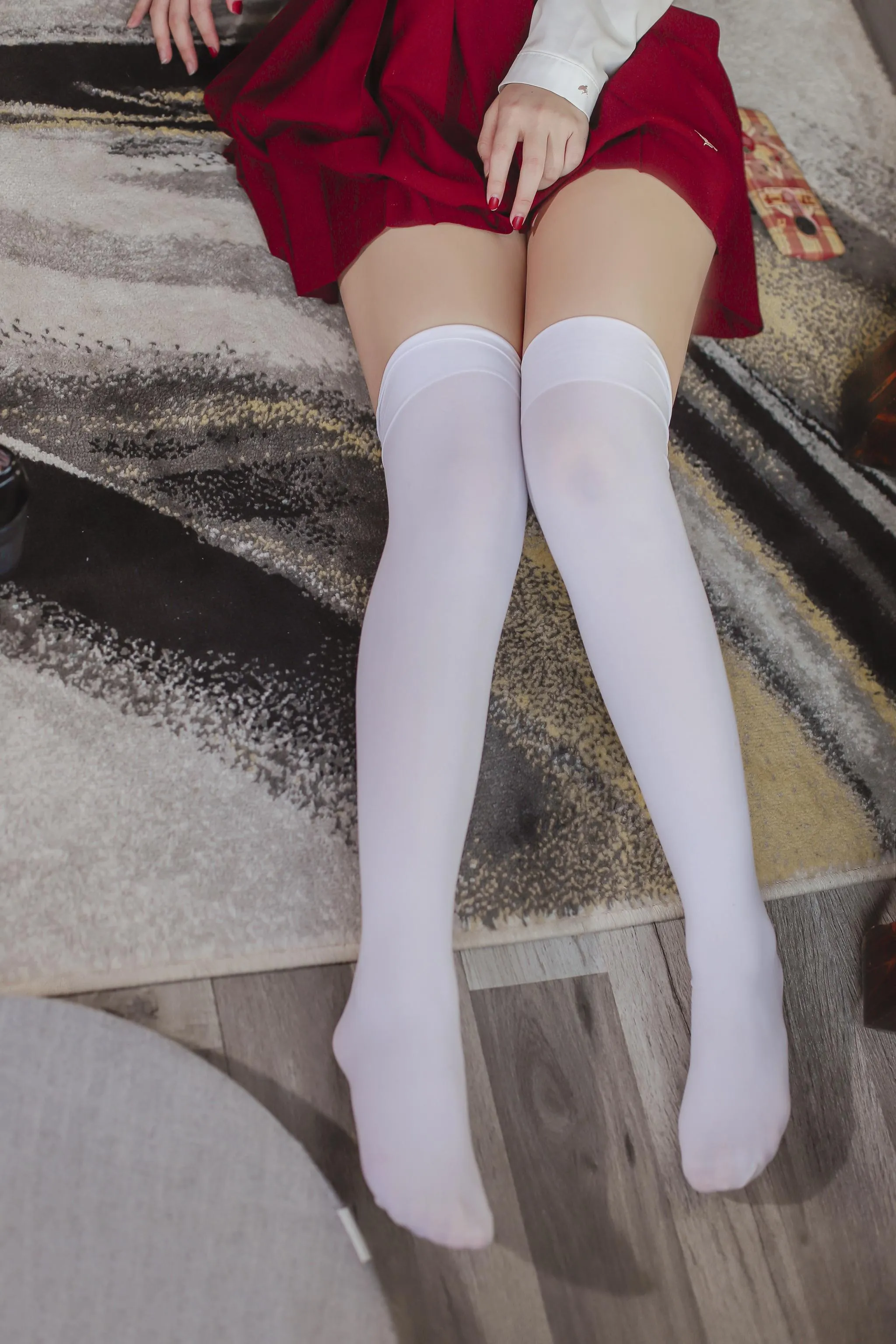 日奈娇 – NO.38 JK少女红裙 [28P]插图2